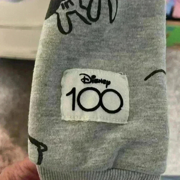 Mickey Mouse sweater - Picture 3 of 4